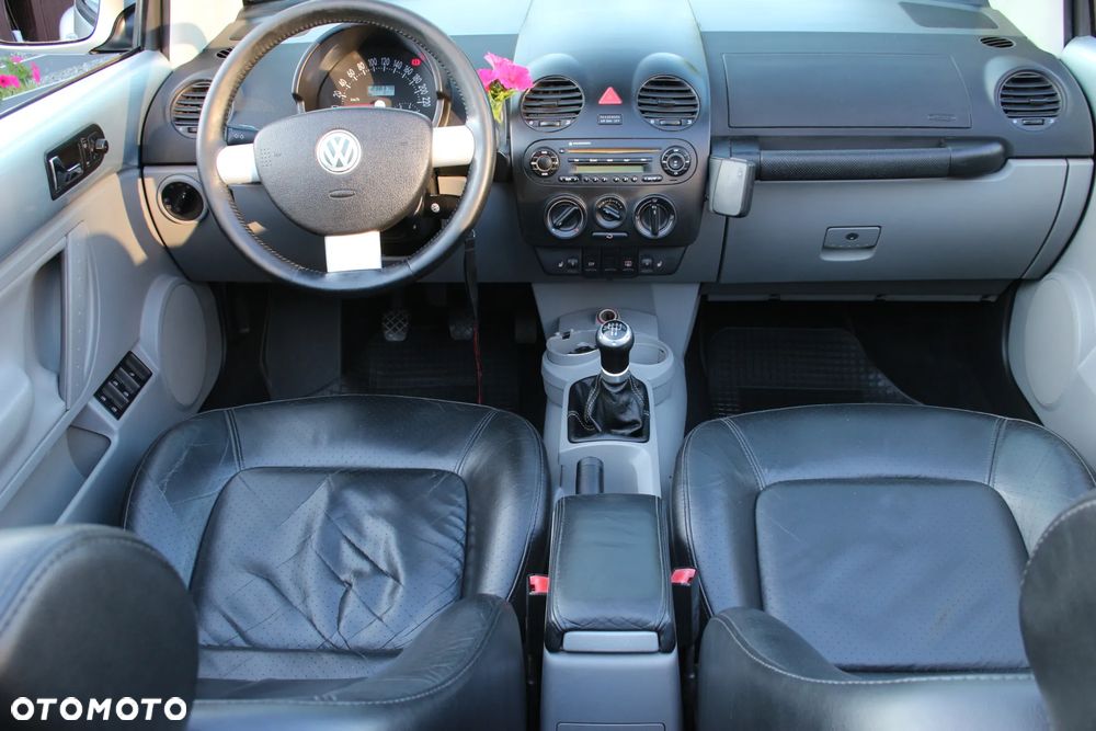 Volkswagen New Beetle - 25