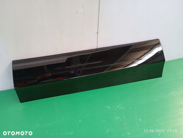 AUDI Q3 8U 11-14 LISTWA DRZWI PRAWA PRAWY TYŁ TYLNA S-LINE 8U0853970