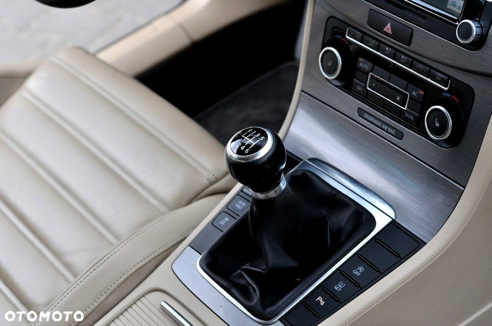 Volkswagen Passat Variant - 14
