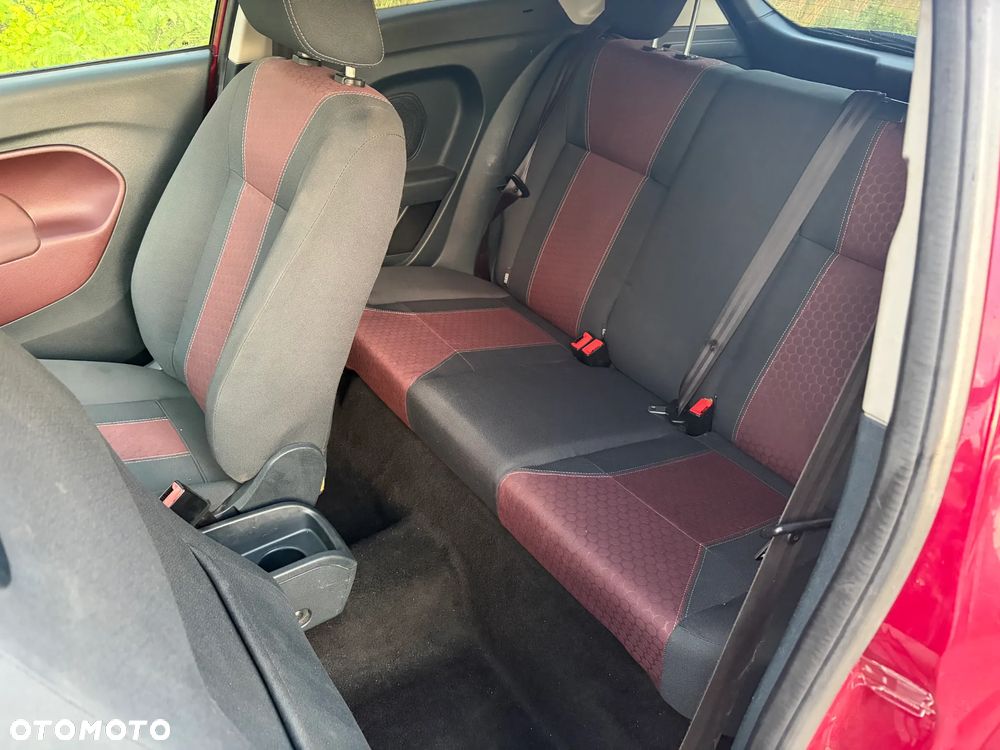 Ford Fiesta 1.4 Ghia - 9