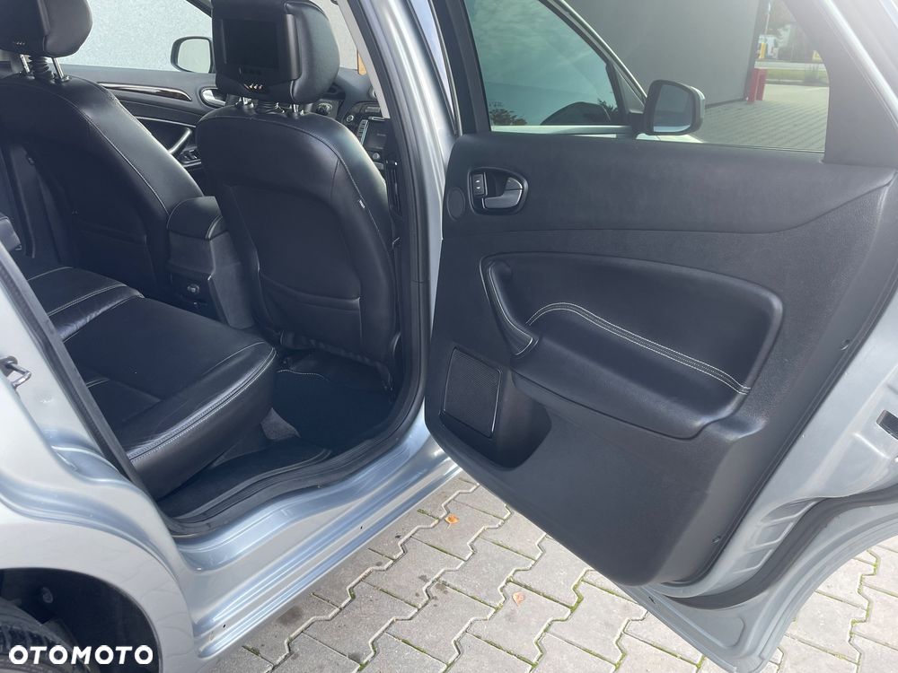 Ford Mondeo 2.3 Ghia X - 26