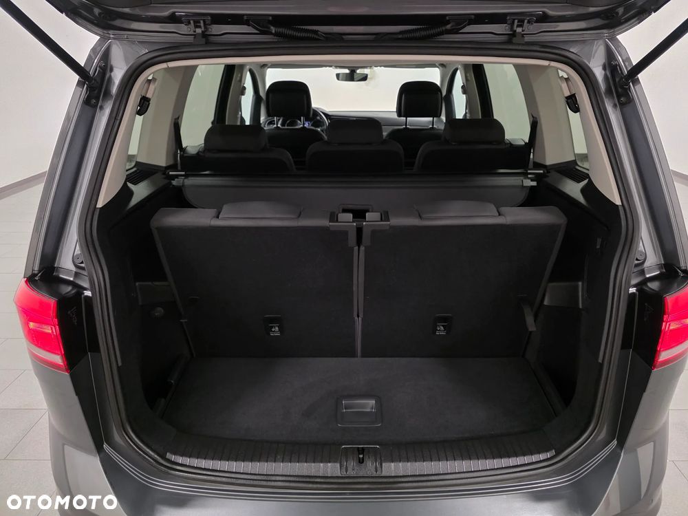 Volkswagen Touran - 39