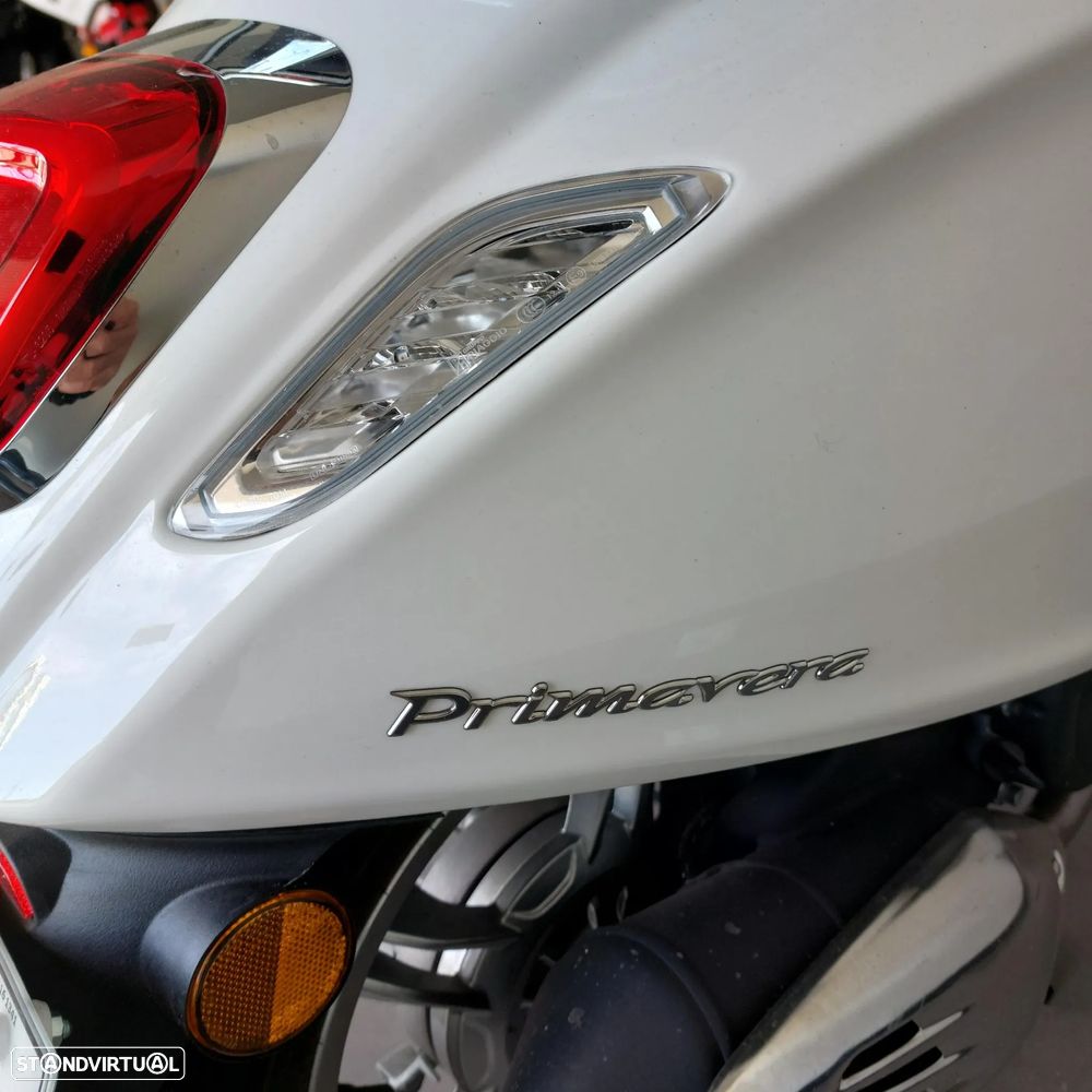 Vespa Primavera - 8