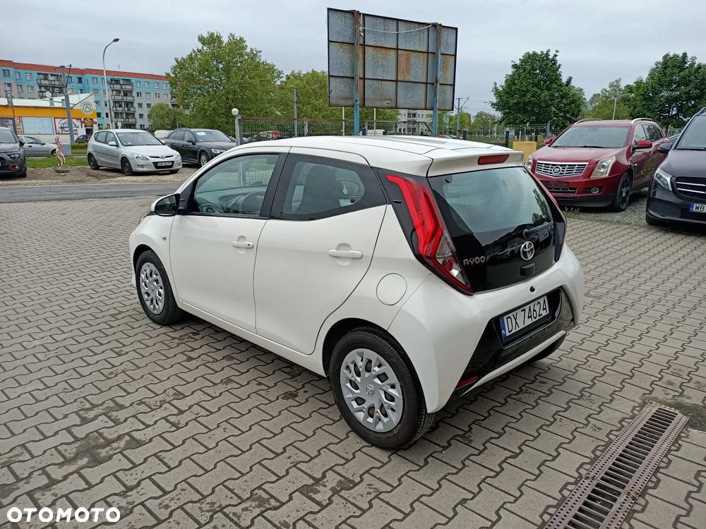 Toyota Aygo x-play - 3