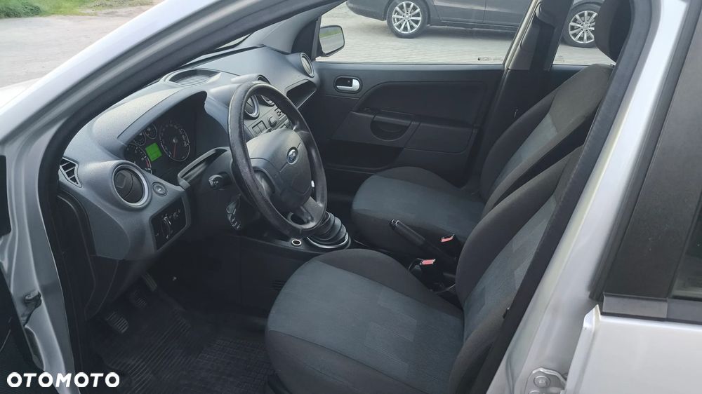 Ford Fiesta - 16