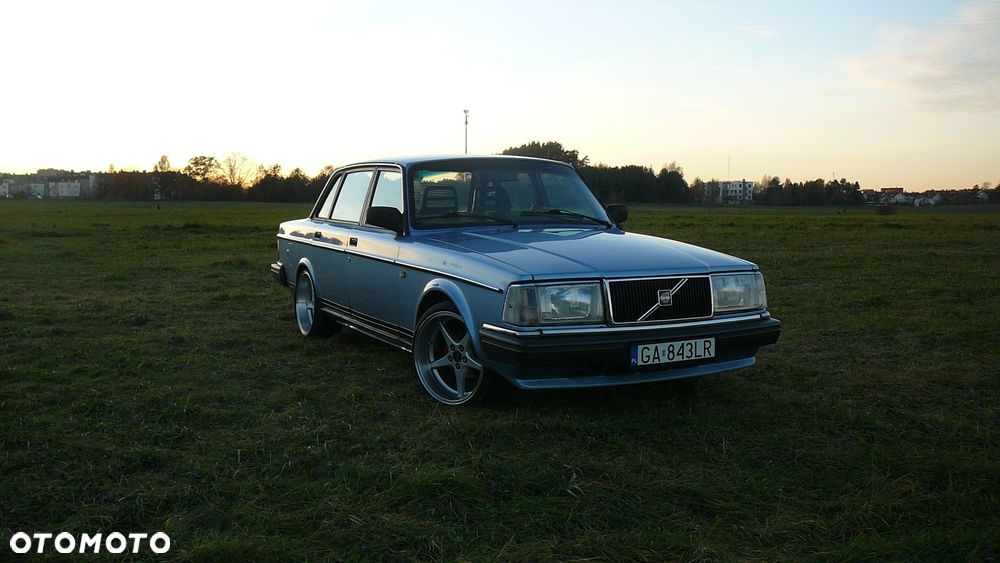 Volvo Seria 200 - 13