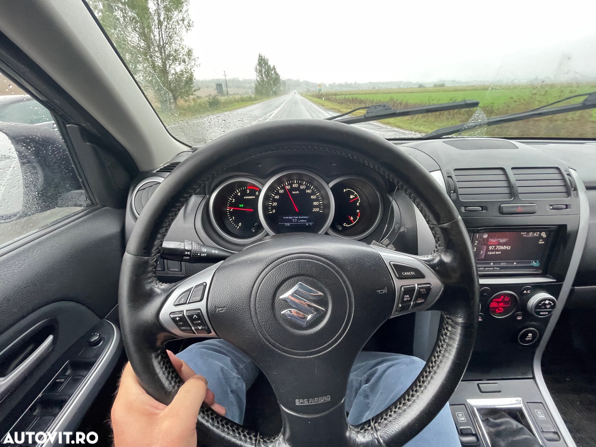 Suzuki Grand Vitara 1.9 DDiS Comfort+ DPF - 10