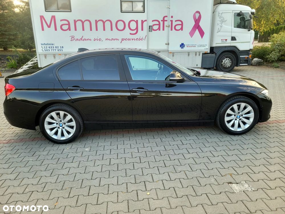 BMW Seria 3 320i GPF xDrive Advantage - 12