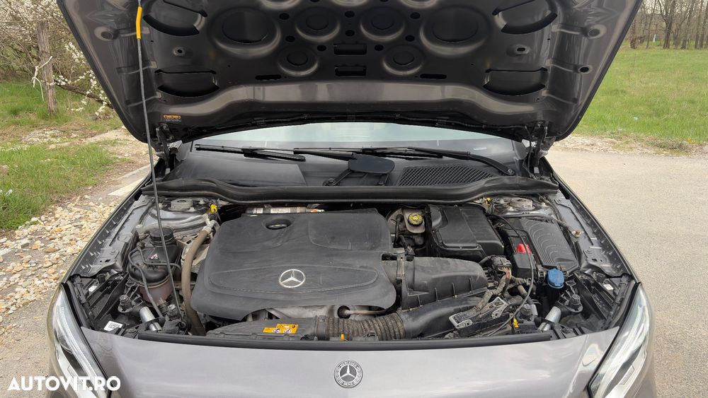 Mercedes-Benz GLA - 24