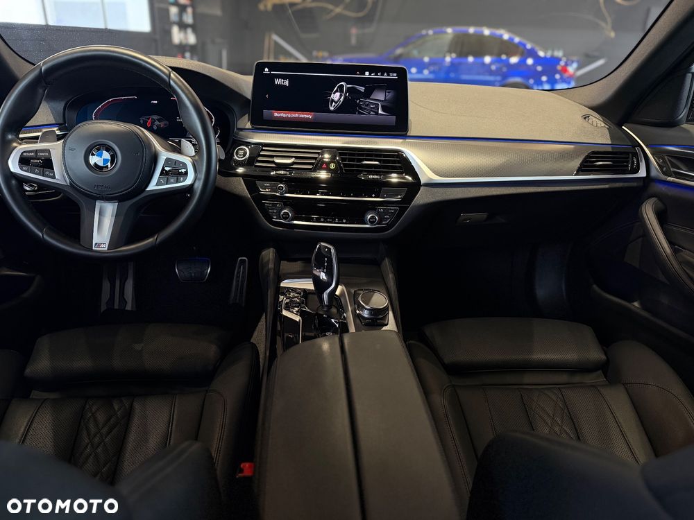 BMW Seria 5 518d mHEV - 17