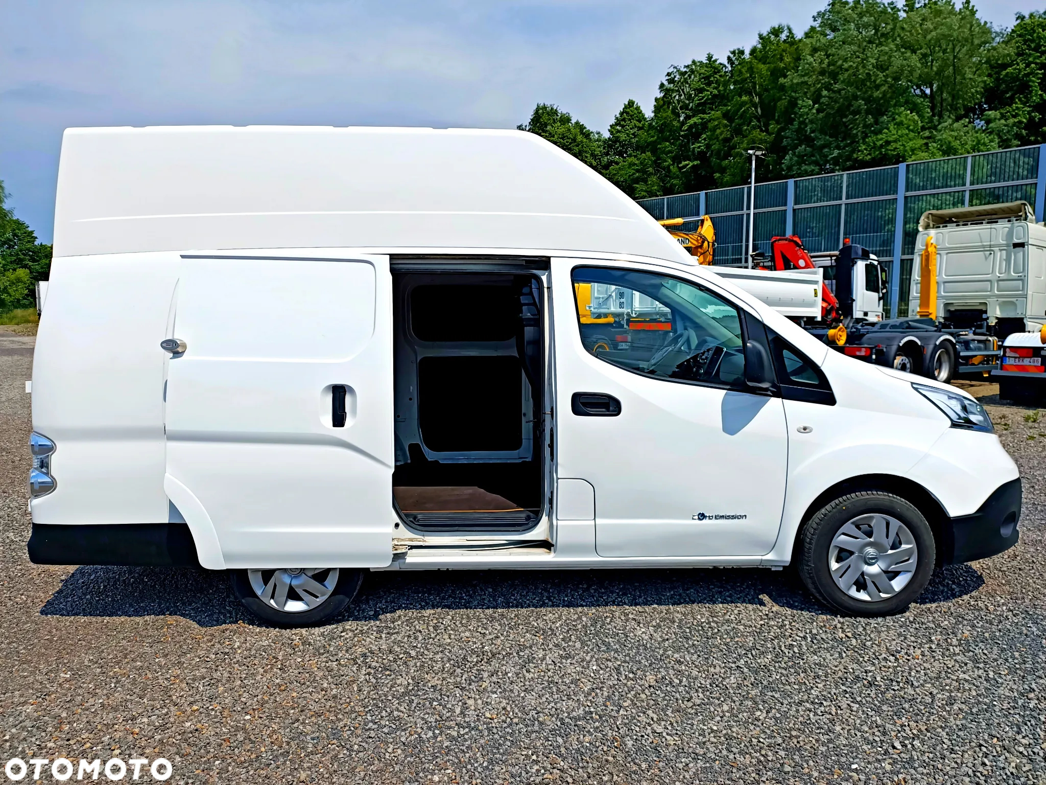Nissan ENV 200 Maxi - 6