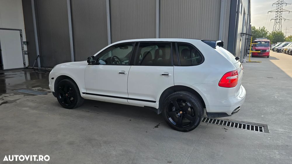 Porsche Cayenne - 9