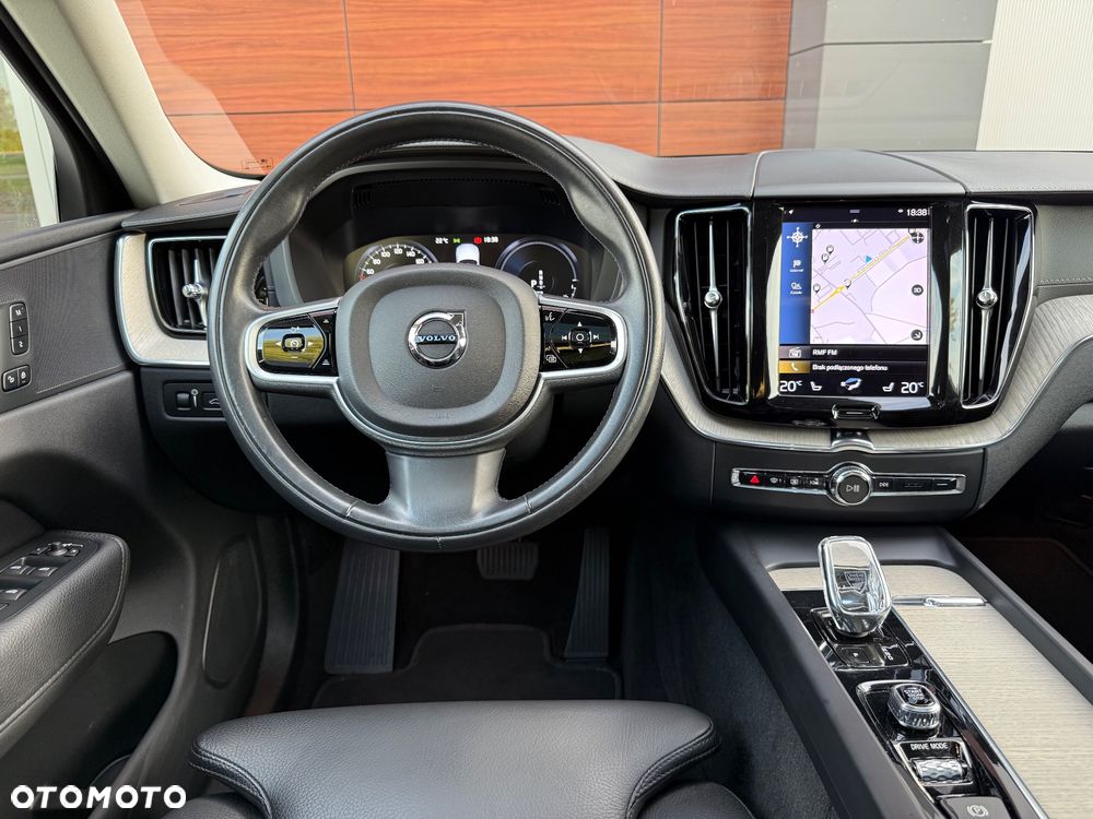 Volvo XC 60 T6 AWD Plug-In Hybrid Inscription - 32