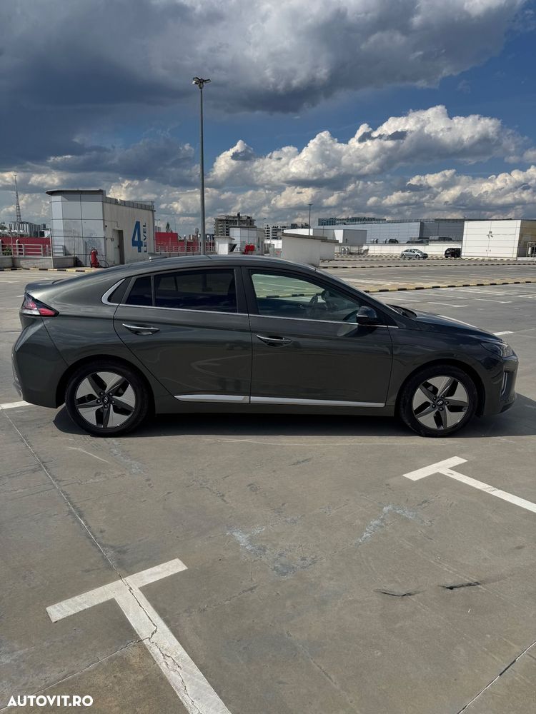 Hyundai IONIQ - 4