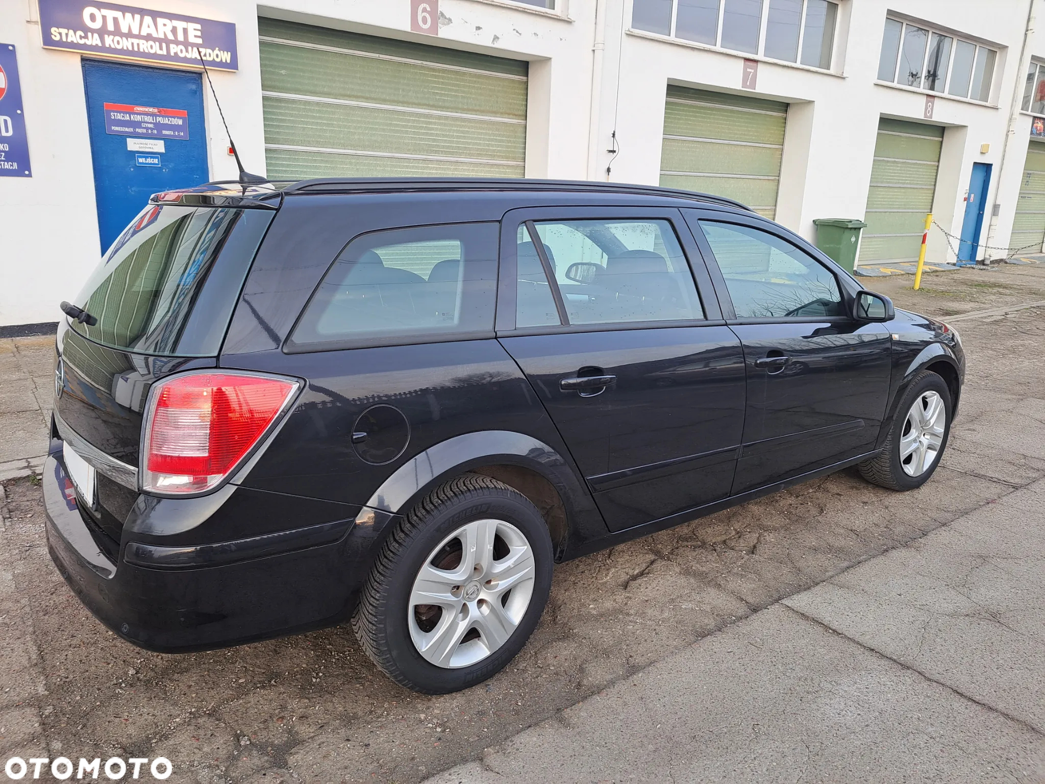 Opel Astra 1.6 Caravan NAVI - 37