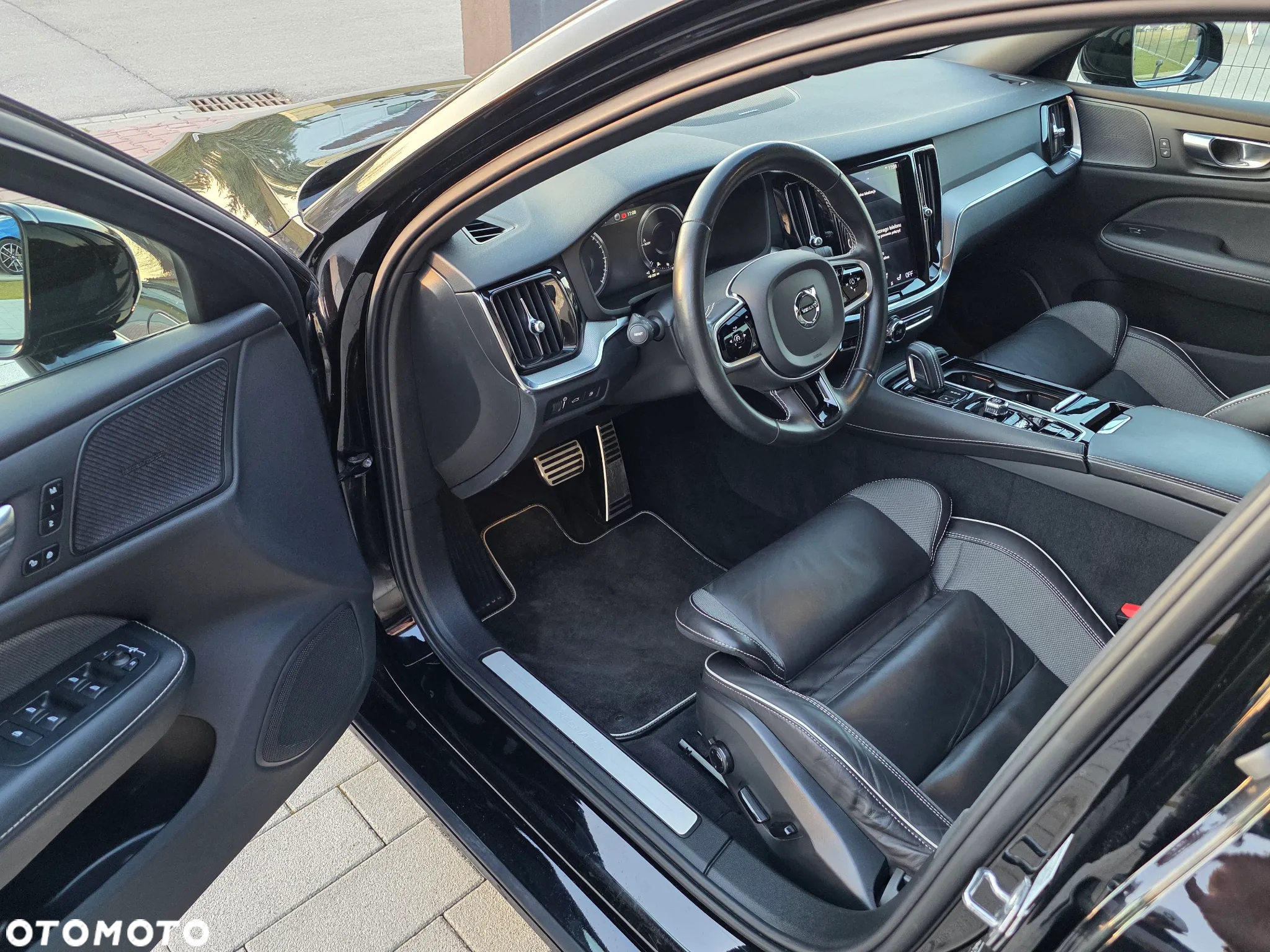Volvo V60 T6 AWD Recharge Geartronic RDesign - 9