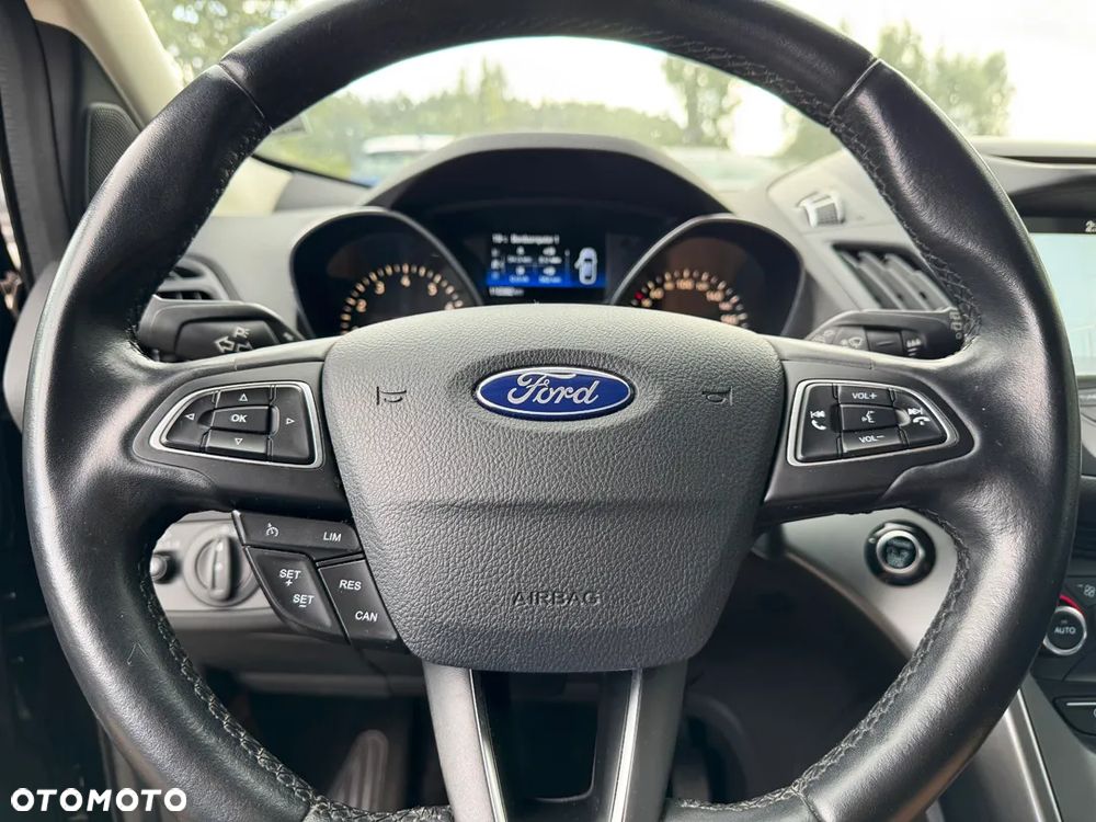 Ford Kuga 1.5 EcoBoost 2x4 Titanium - 23