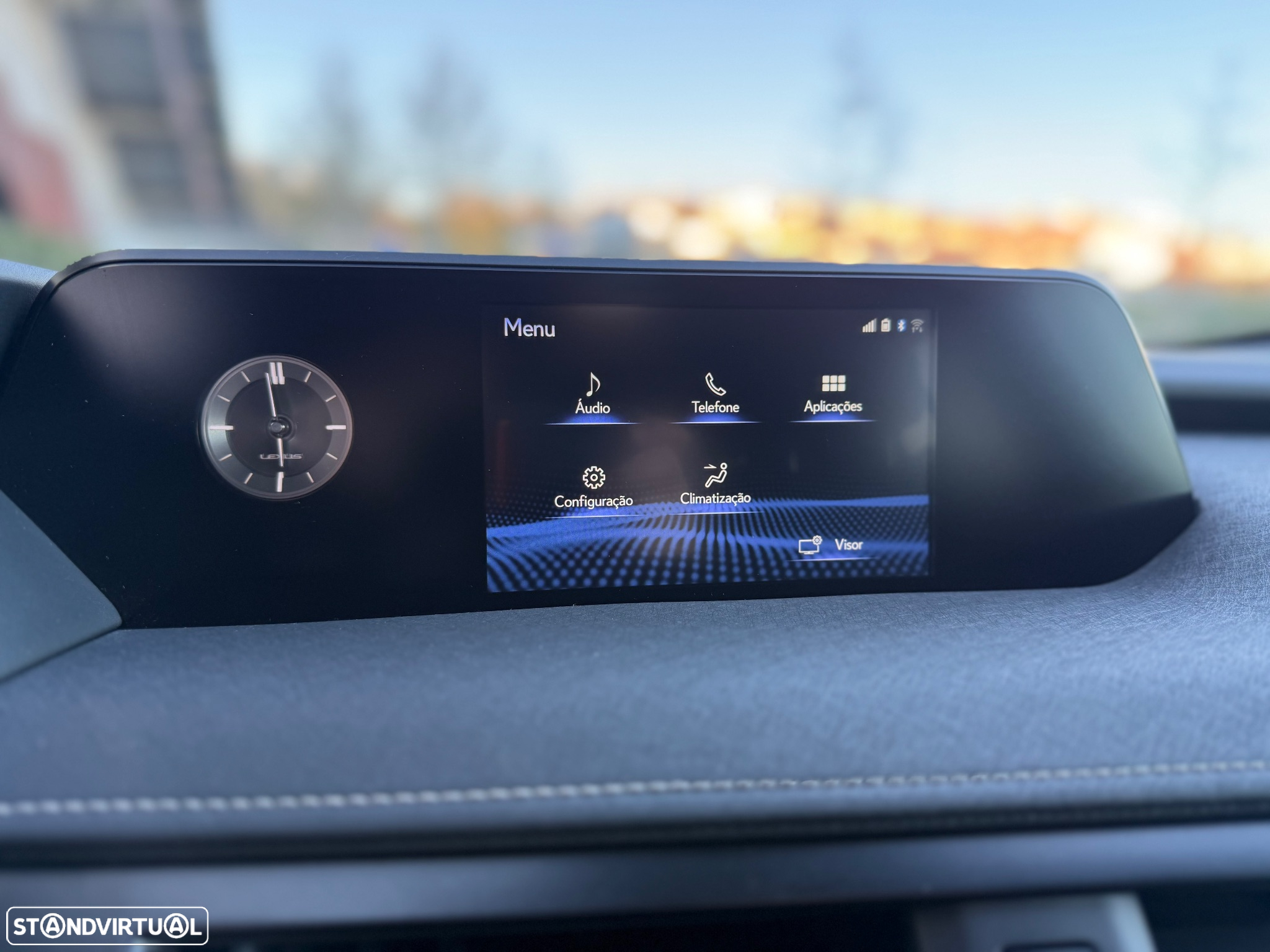 Lexus UX 300e Premium - 25
