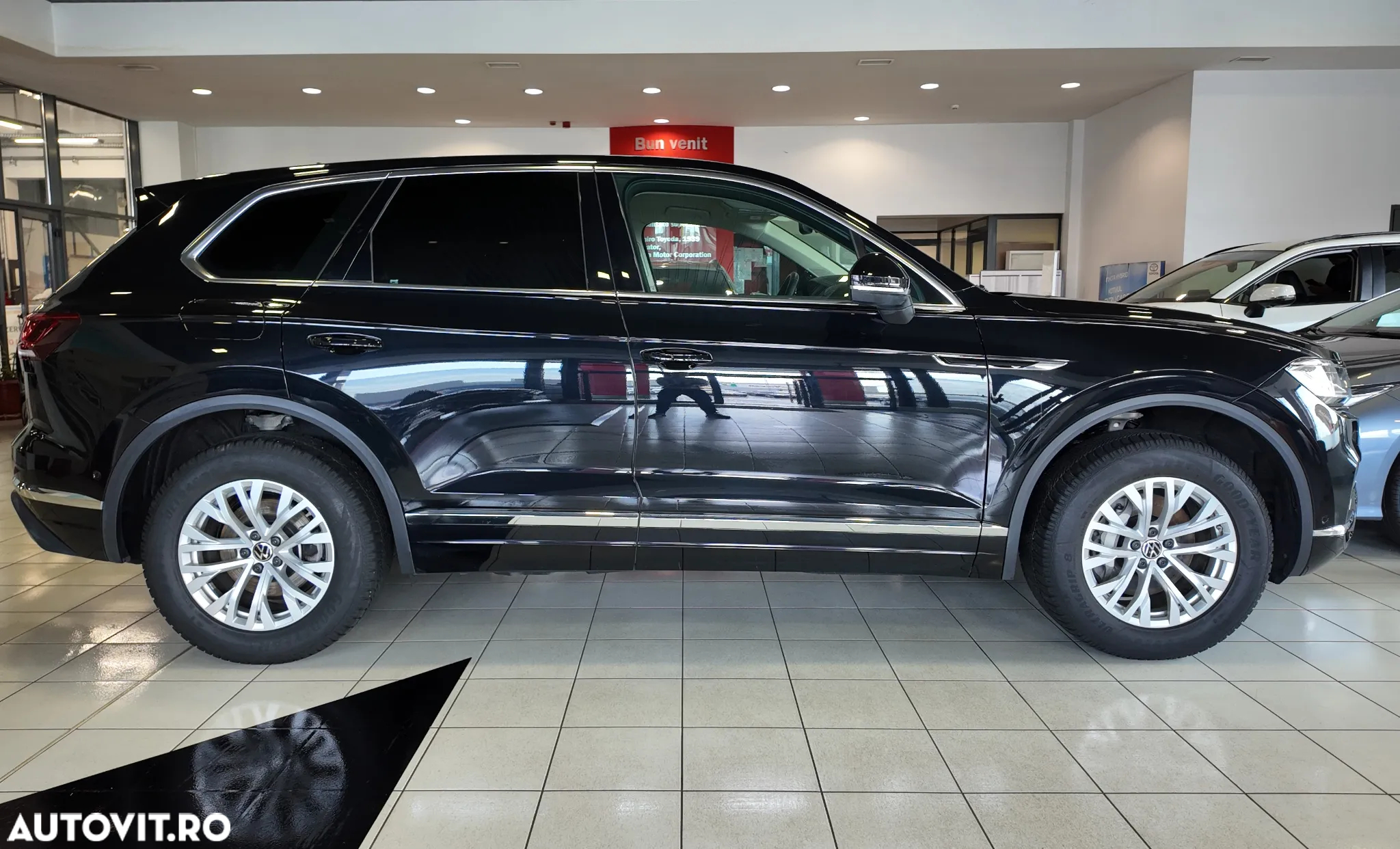 Volkswagen Touareg V6 TDI 4MOTION Elegance - 8