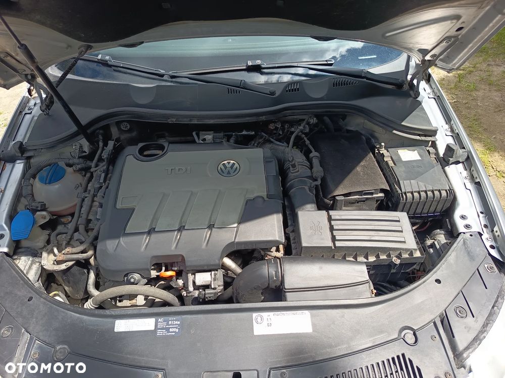 Volkswagen Passat - 11