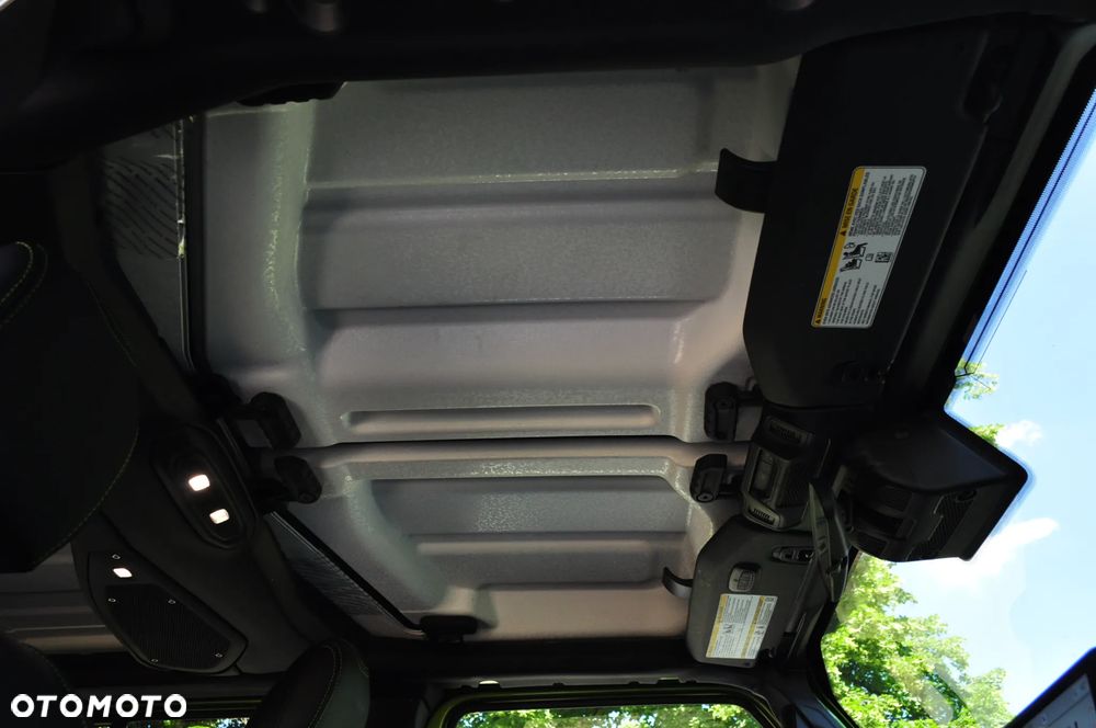 Jeep Wrangler - 25