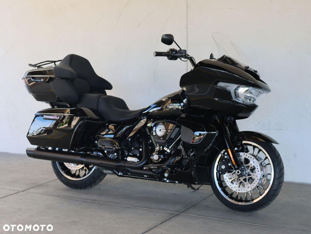 Harley-Davidson Touring Road Glide - 2