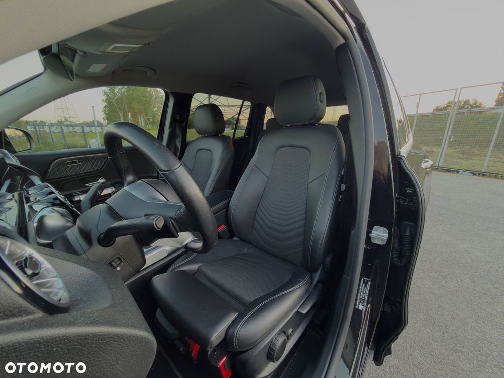 Mercedes-Benz GLB 200 7G-DCT - 12