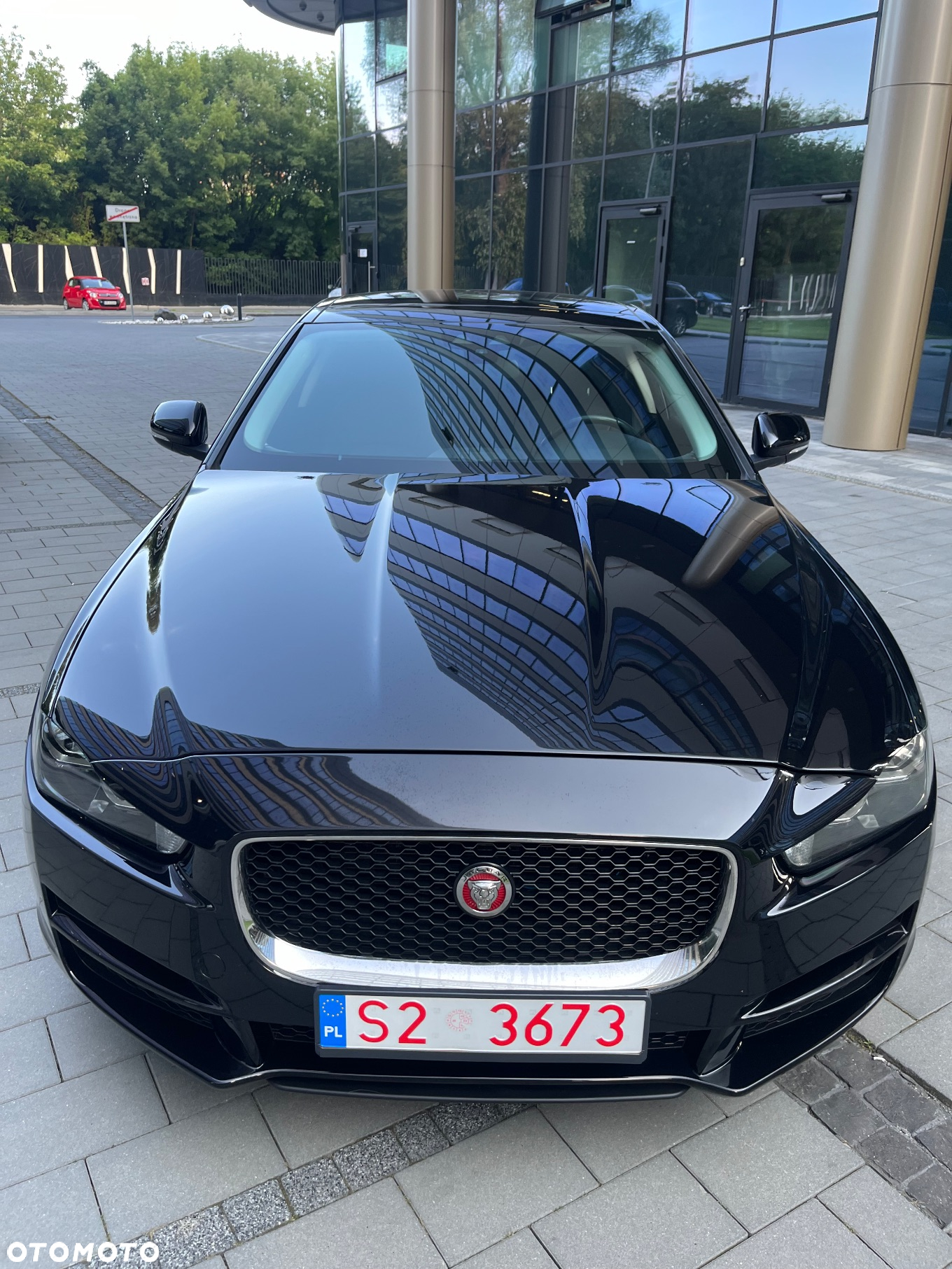 Jaguar XE 2.0 T Pure - 3