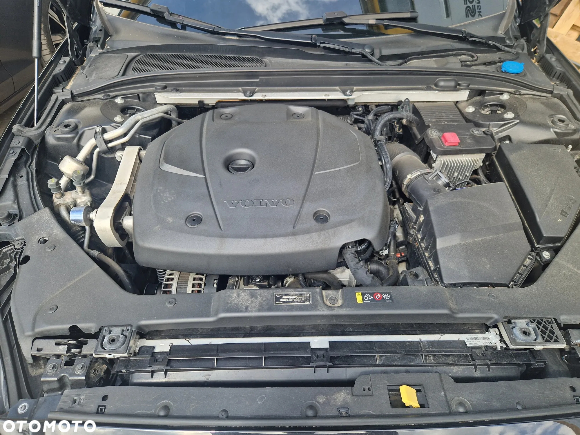 Volvo S60 T5 R-Design - 12