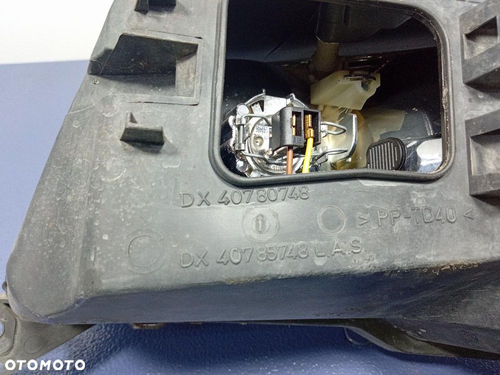 FIAT STILO 5D  REFLEKTOR PRAWY LAMPA PRZÓD EU 40780748 - 8