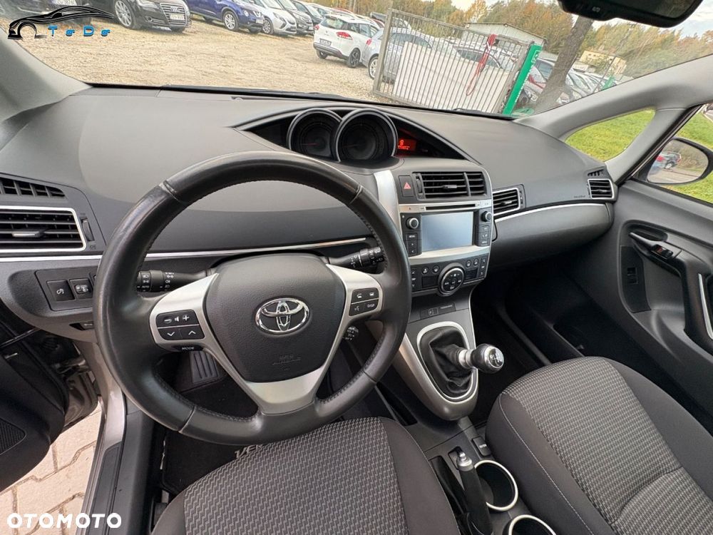 Toyota Verso 1.6 D-4D Prestige - 22