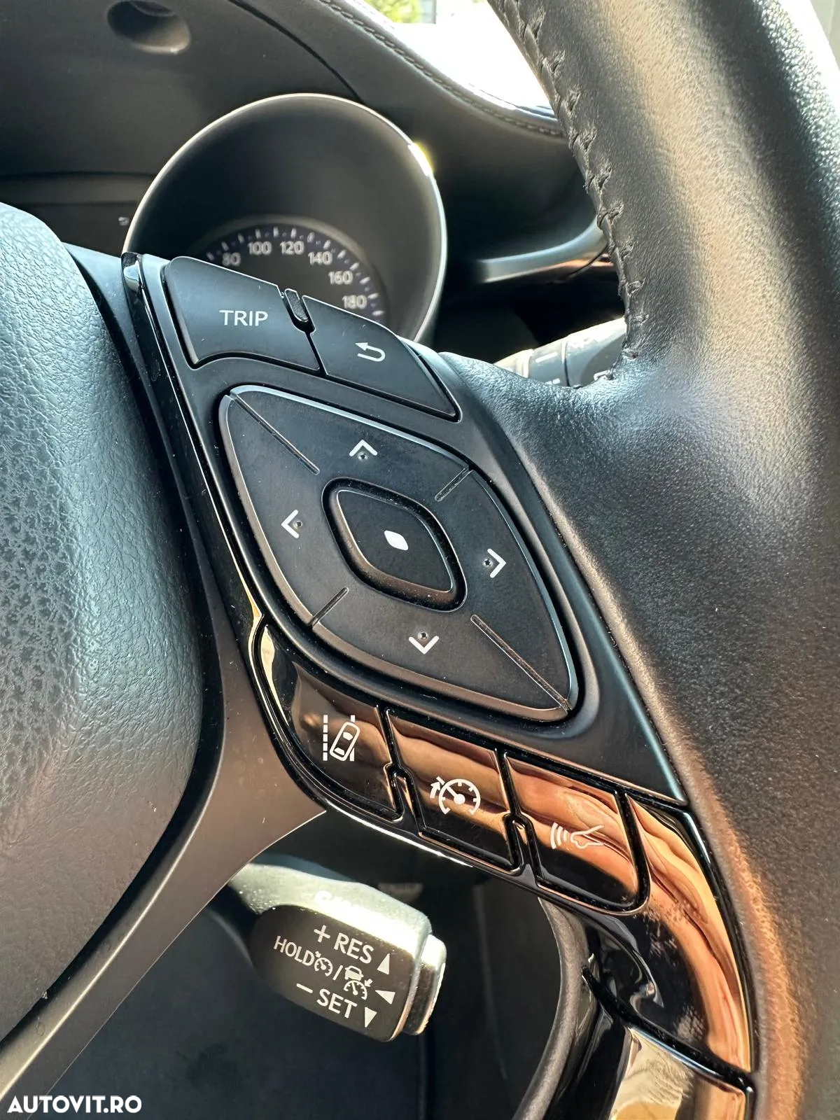 Toyota C-HR 1.8 HSD 122 CP 4x2 CVT Cult - 33