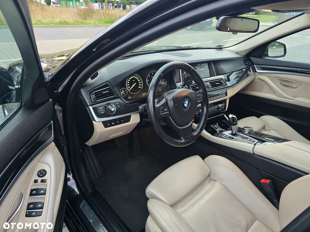 BMW Seria 5 520d Luxury Line - 9