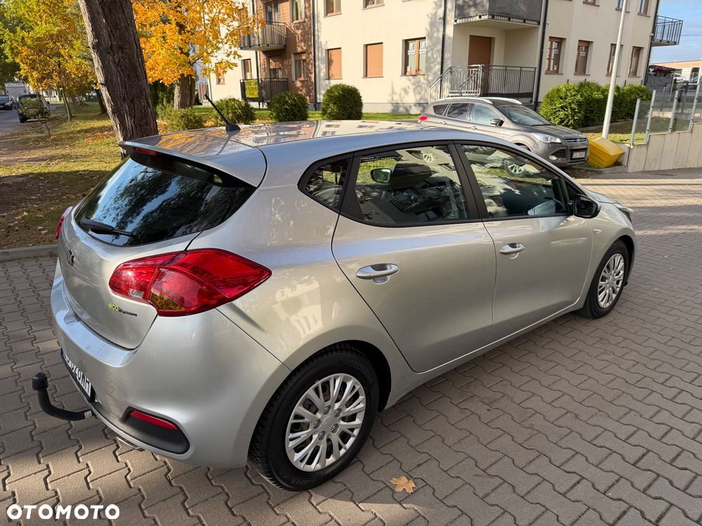 Kia Ceed - 8