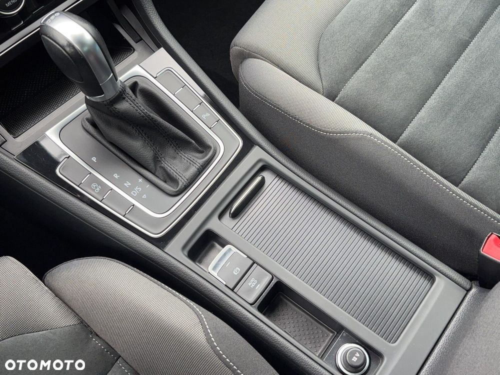 Volkswagen Golf 1.5 TSI BMT Evo Highline DSG - 30