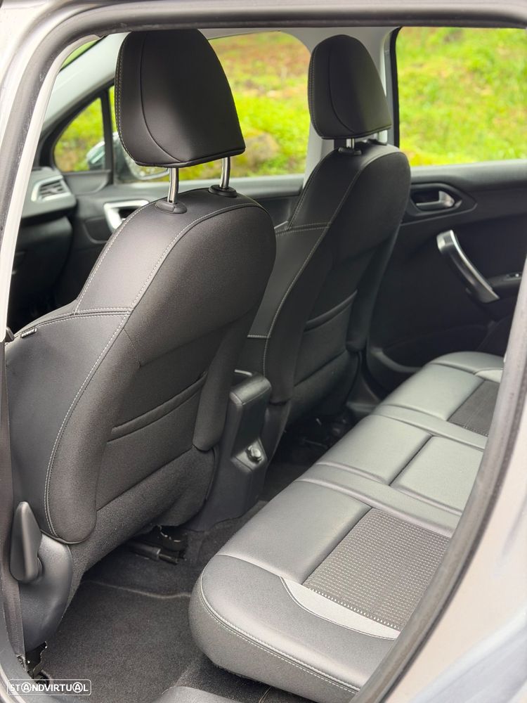 Peugeot 2008 1.2 PureTech Allure EAT6 - 21