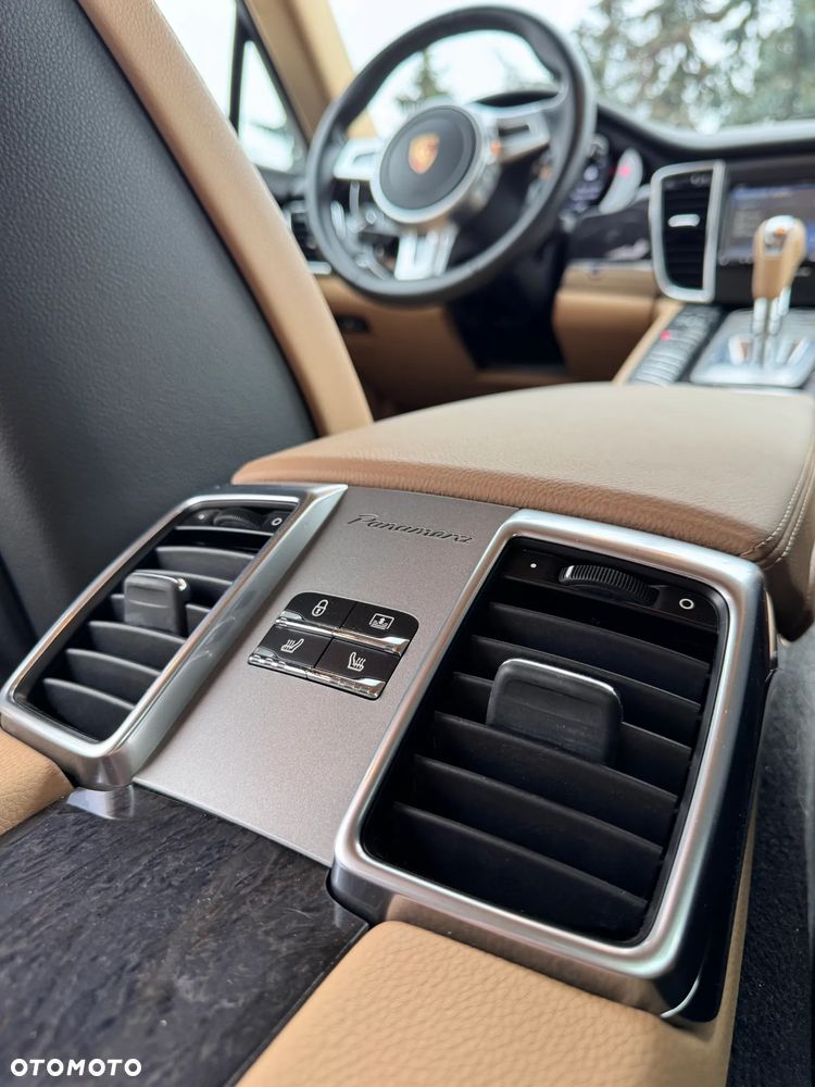 Porsche Panamera - 29