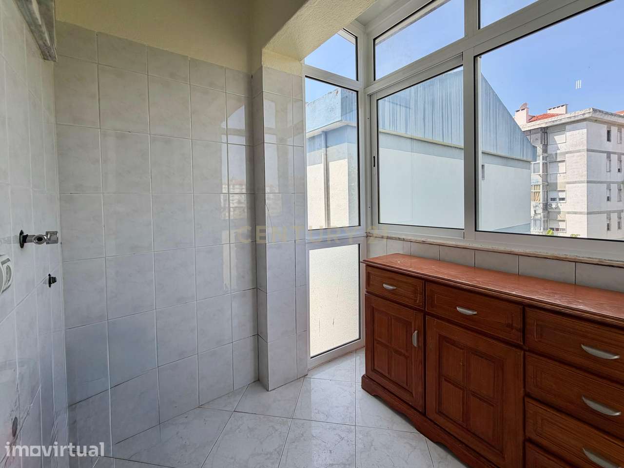 Apartamento T3 transformado em T2 | Amora - Grande imagem: 4/14