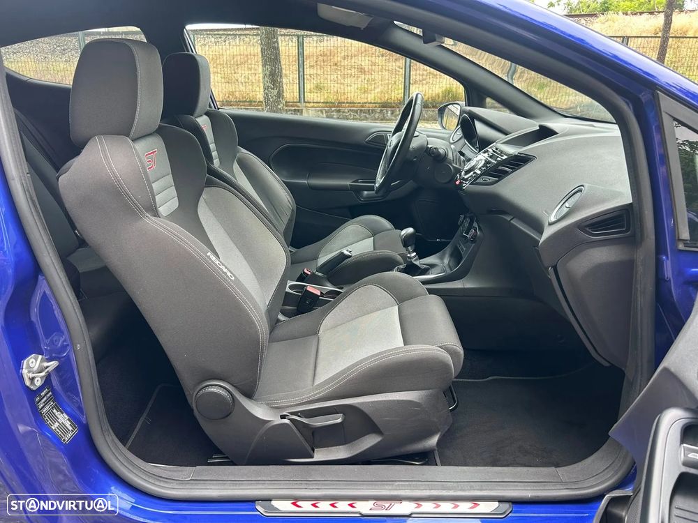 Ford Fiesta 1.6 EcoBoost ST - 13