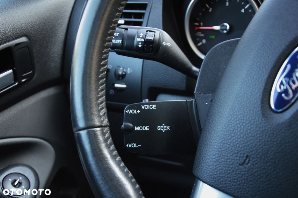 Ford Kuga - 23