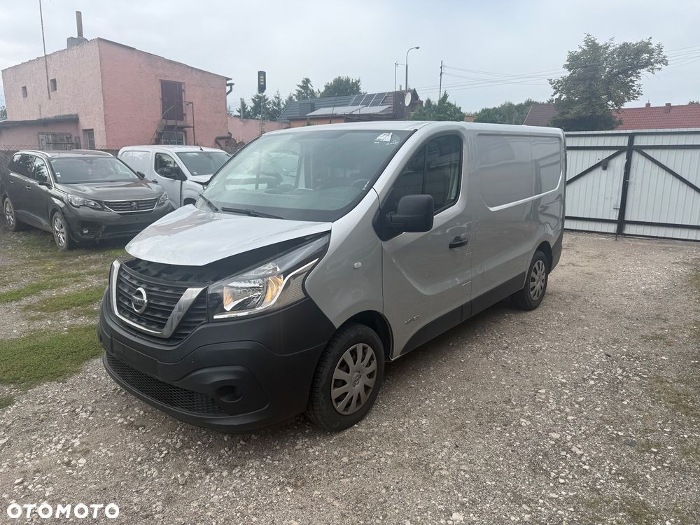 Nissan NV300 - 1