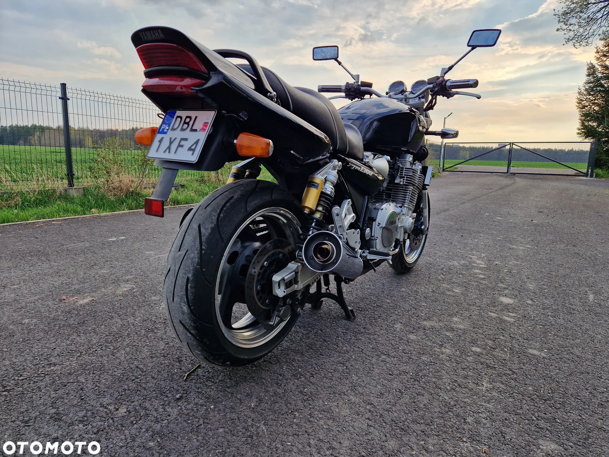Yamaha XJR - 13