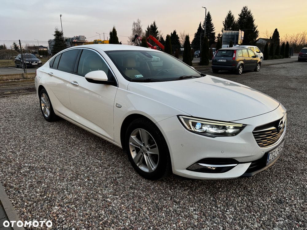 Opel Insignia 1.5 T Innovation S&S Eco - 12