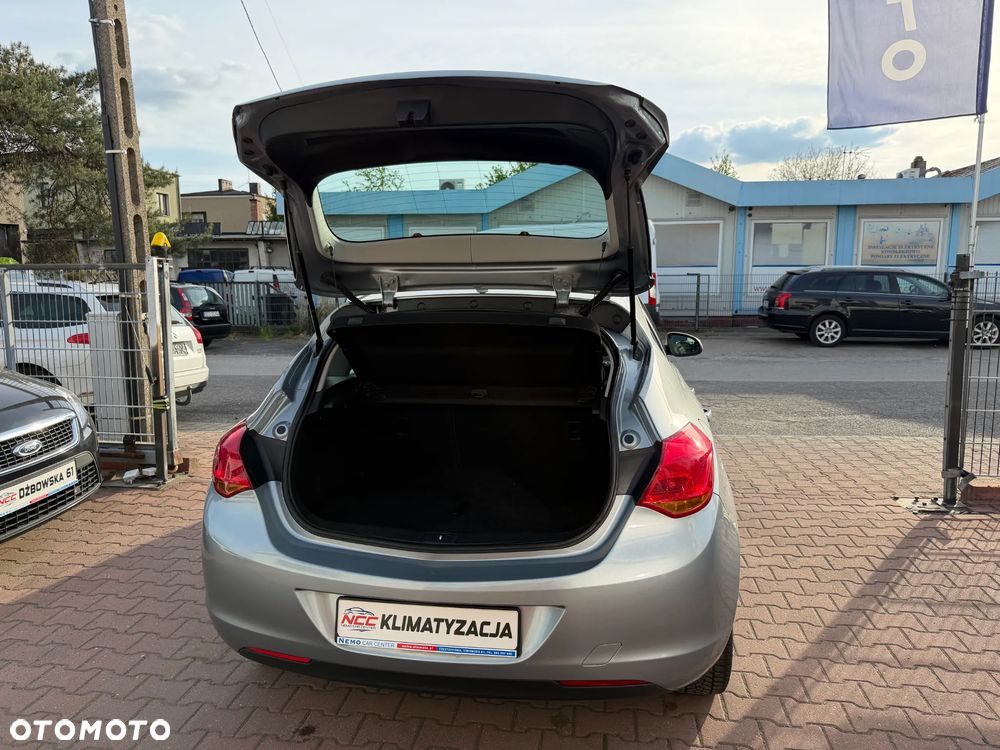Opel Astra 1.4 ecoFLEX - 22