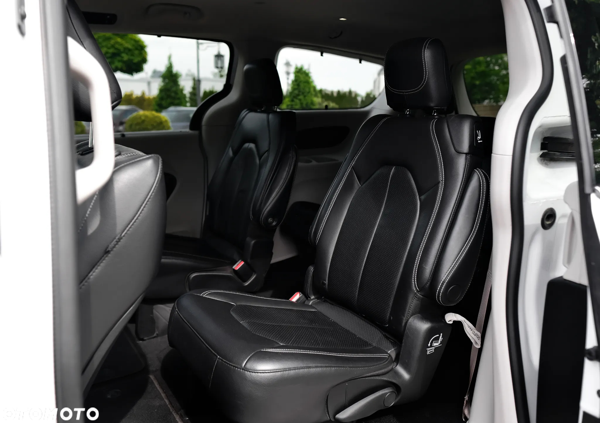 Chrysler Pacifica - 21