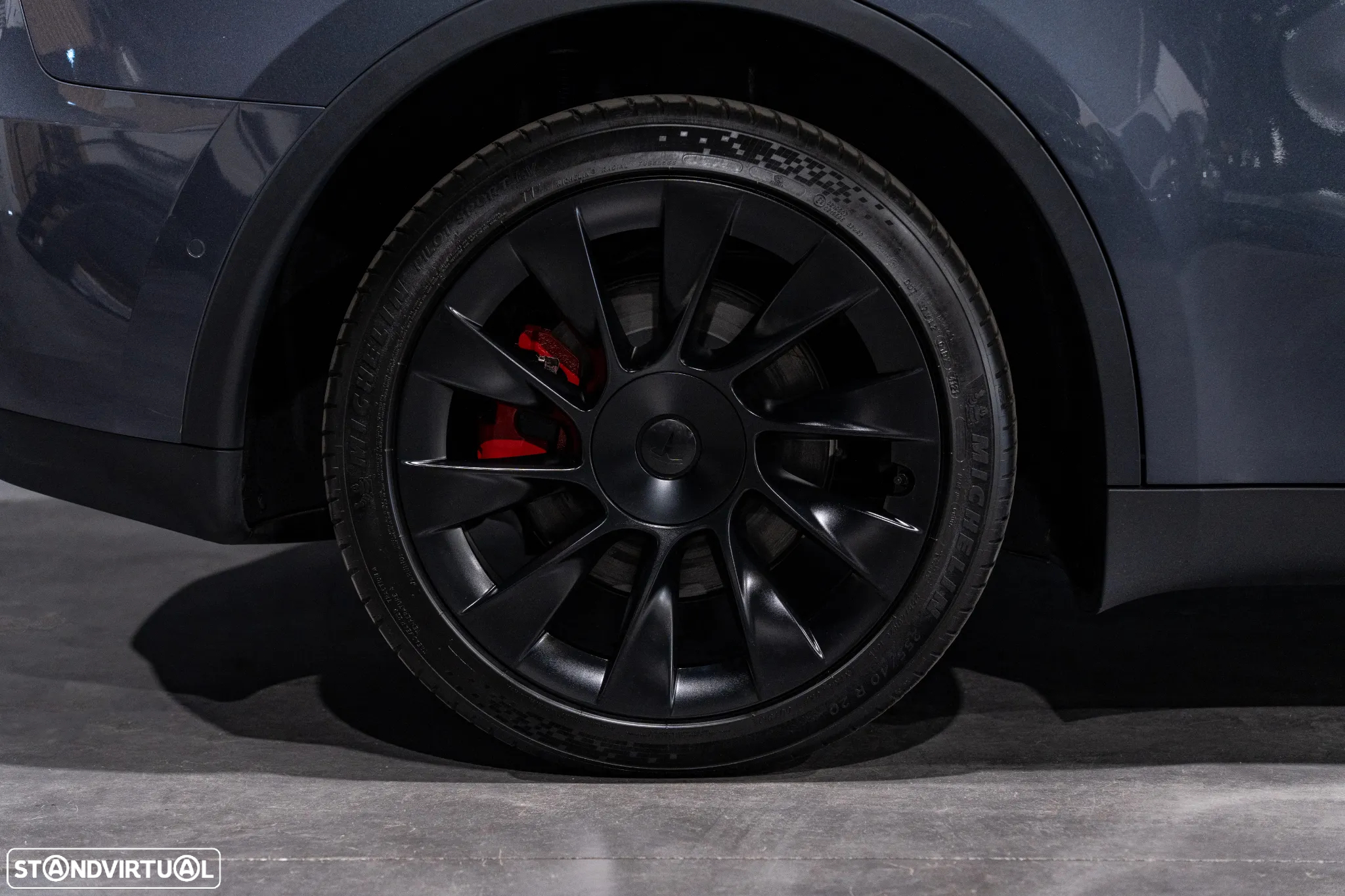 Tesla Model Y Long Range Dual Motor AWD - 44
