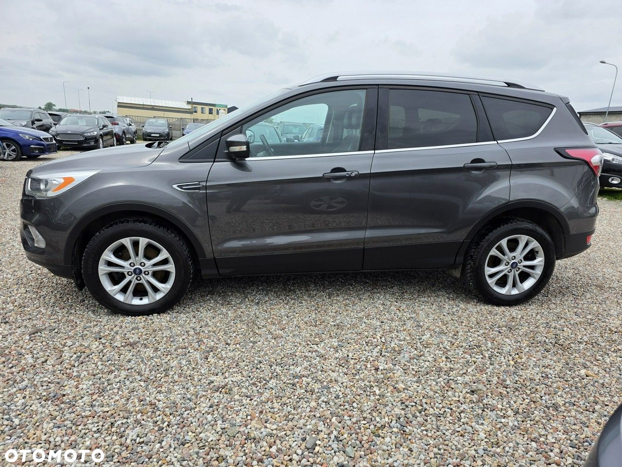 Ford Kuga 2.0 TDCi 2x4 Titanium - 18