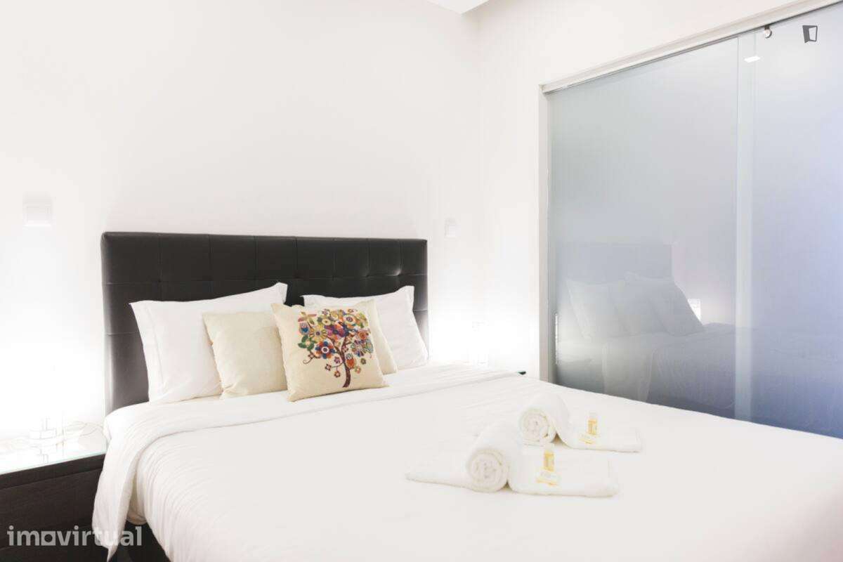 Apartamento com 1 quartos - localizado em Cedofeita Porto - Grande imagem: 2/11