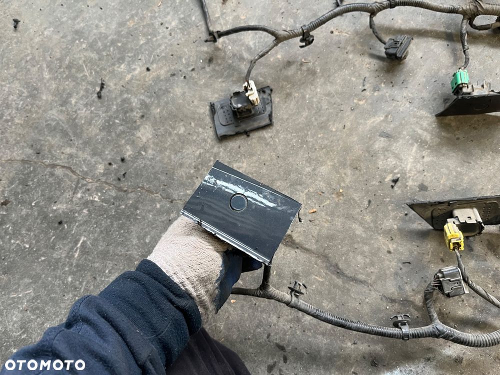 Instalacja zderzaka tył czujniki PDC Hyundai I20 III - 4