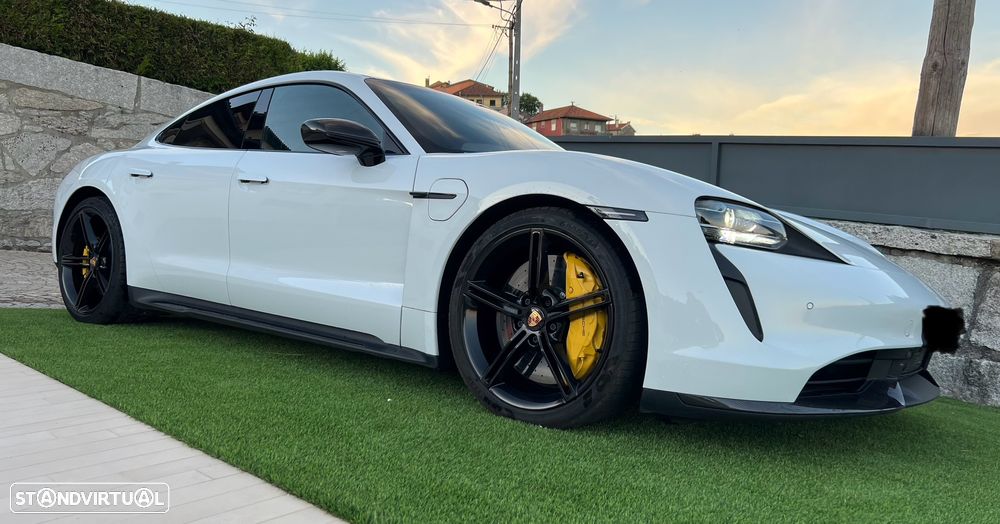 Porsche Taycan Turbo S - 2